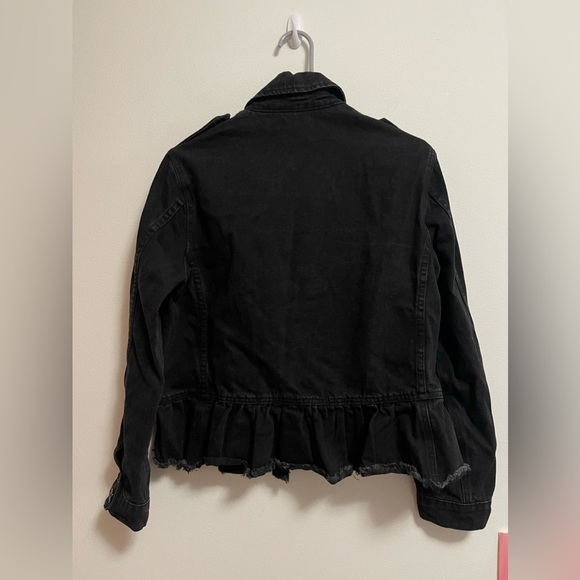 Gilli - Women’s Ruffle Peplum Raw Hem Black Button Up Denim Jacket - Size S - Picture 6 of 6